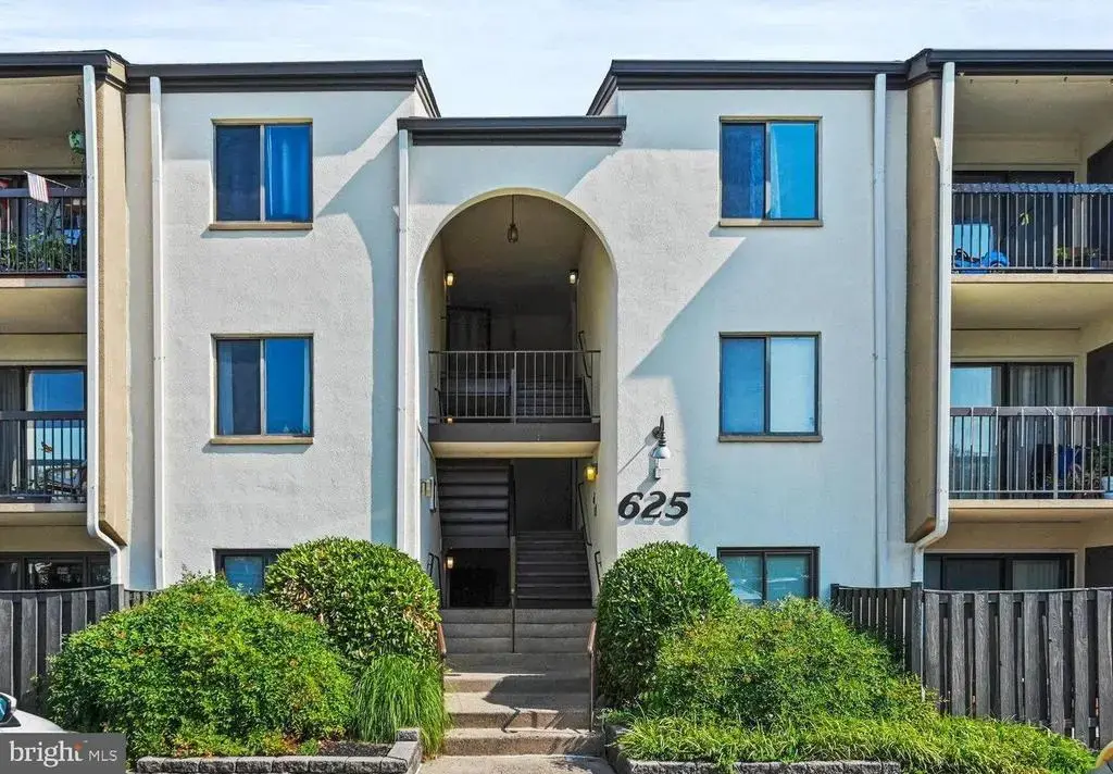625 Center St #t3, HERNDON
