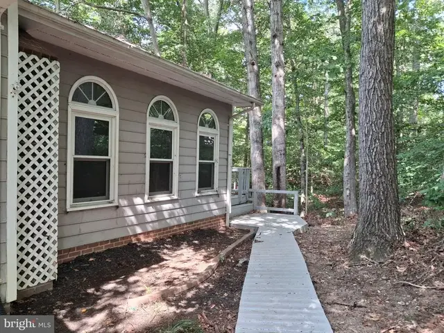 713 Pleasants-b Pleasants #b, Fredericksburg