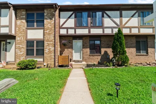 117 Bourbon Ct, Parkville