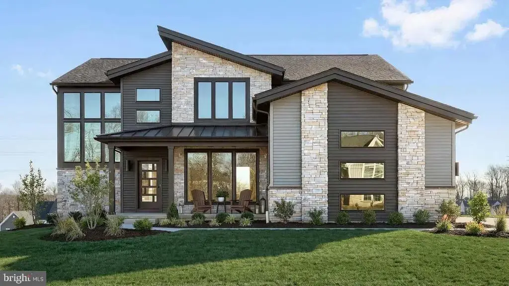 256 West Valley Rd, DENVER