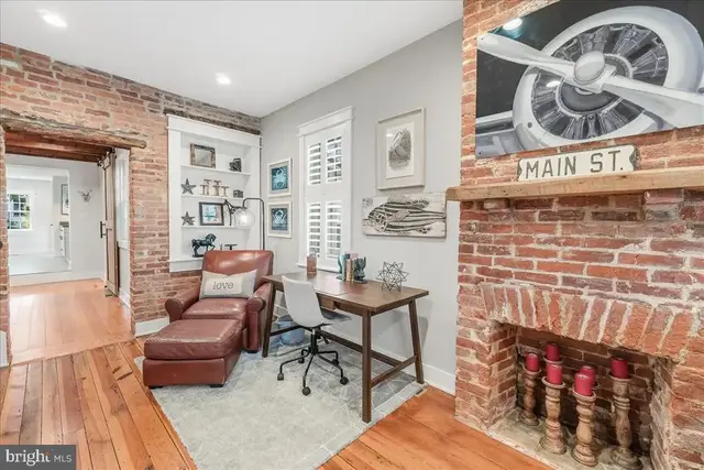 230 E 6th, Frederick