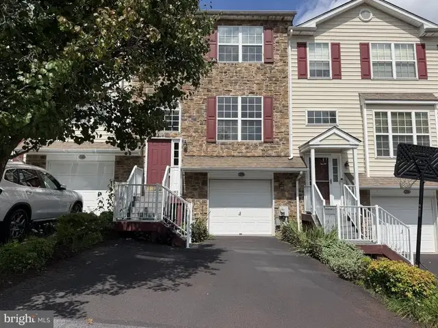 278 Yorktown Ct, Malvern