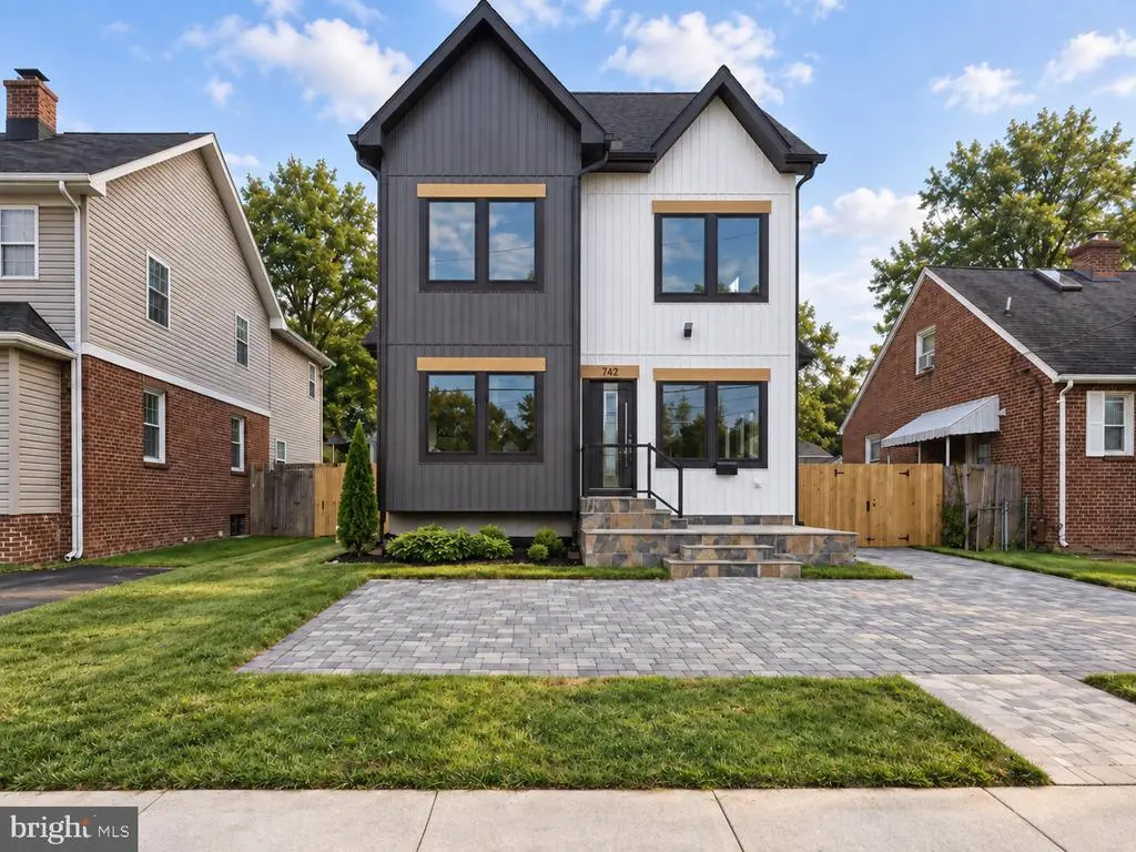 742 George Mason Dr #742, ARLINGTON
