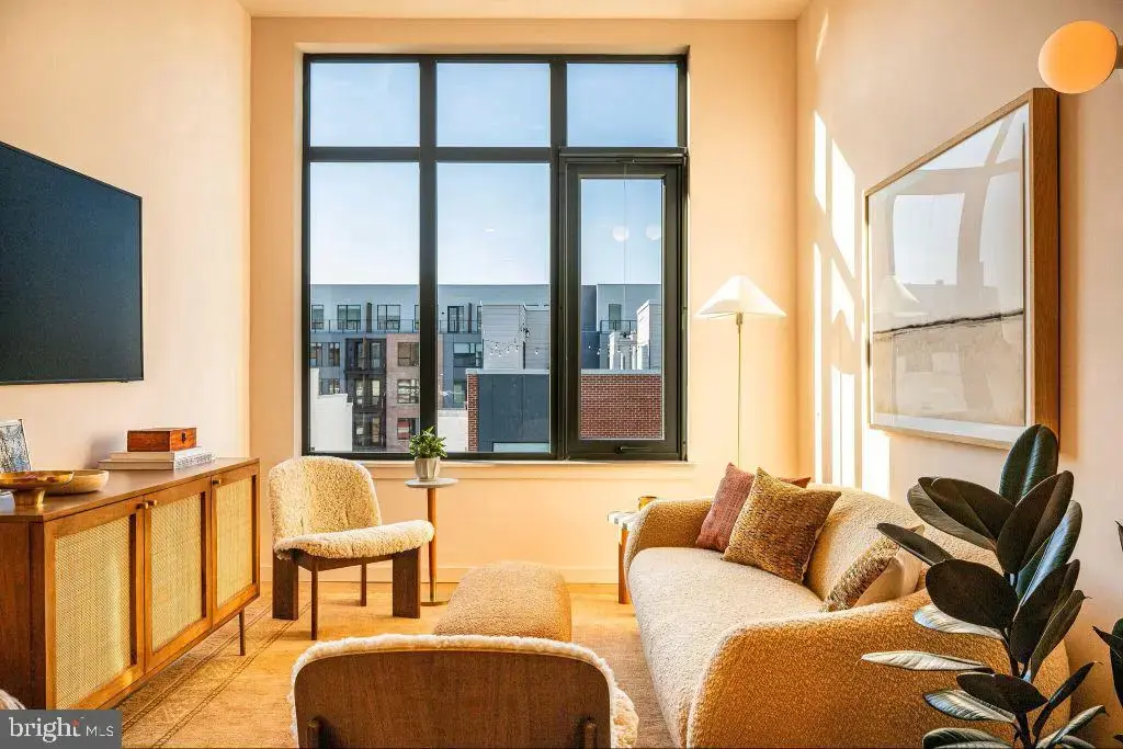 1700 N Front St #207, PHILADELPHIA