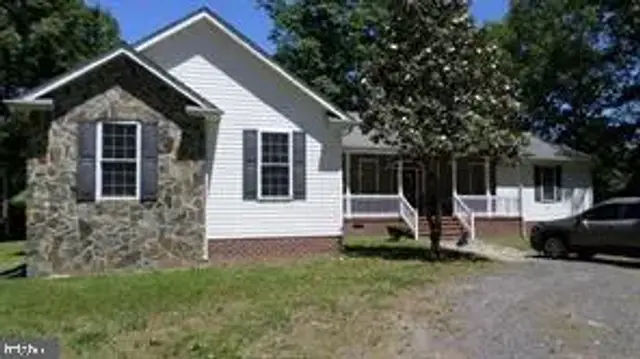 202 Baylor Dr, Montross