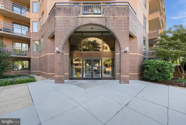 2111 Wisconsin Ave Nw #104, Washington