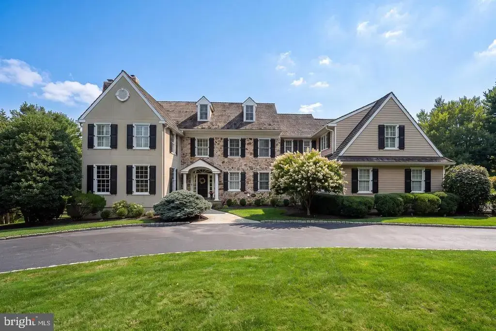 16 Harrison Dr, NEWTOWN SQUARE