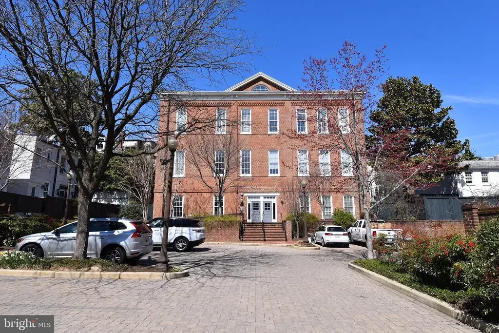 2735 Olive St Nw #1, WASHINGTON