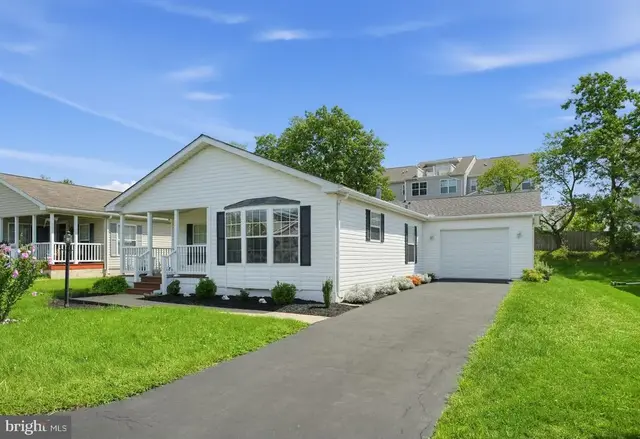 108 Dyer Ct, Royersford