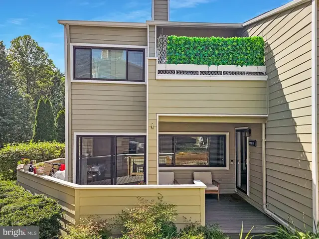 1981-a Villaridge Dr, Reston
