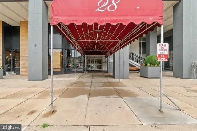 28 Allegheny Ave #1510, Towson