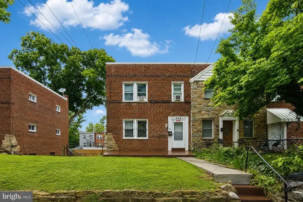 408 Oakwood St Se, WASHINGTON