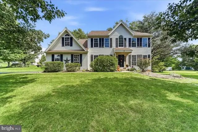 18 Pin Oak Dr, Phoenixville