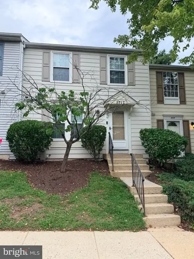 5717 Rowanberry Dr #302, Elkridge