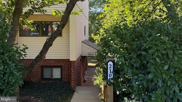 2107 Old Landing Way, Woodbridge