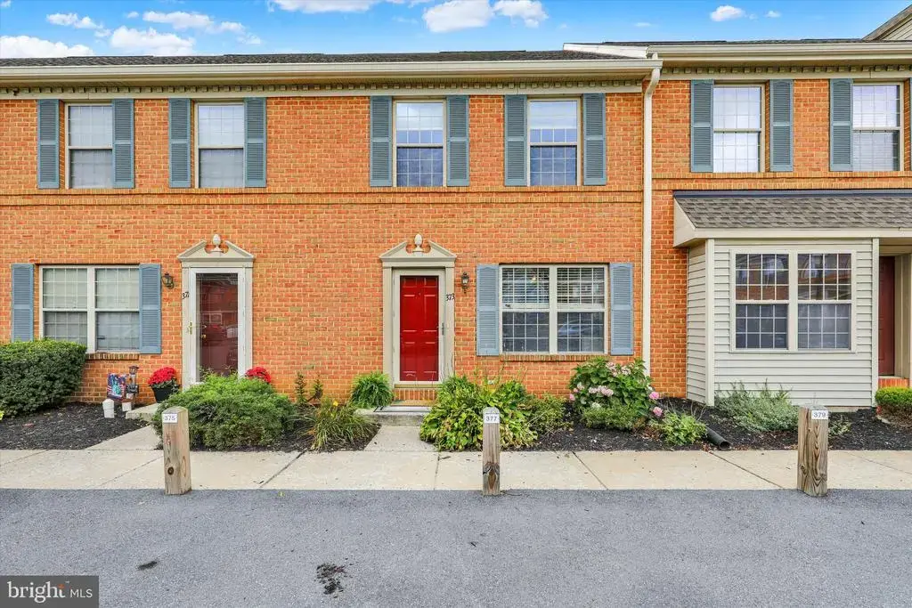 373 Meetinghouse Ln, LANCASTER