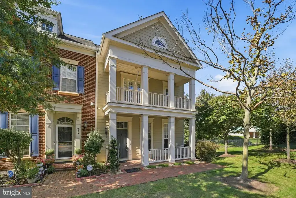 723 Belmont Bay Dr, WOODBRIDGE