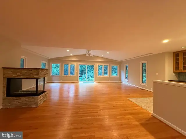 6714 Colewood Estates Rd, Clifton