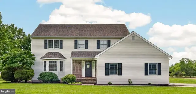 4 Moses Ln, Schwenksville