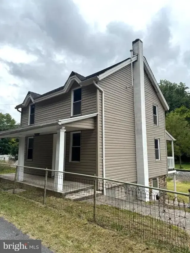 8002 Blooming Grove Rd, Glenville