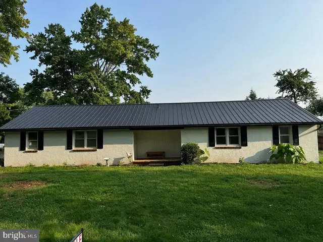 254 W Ridge Rd, Nottingham