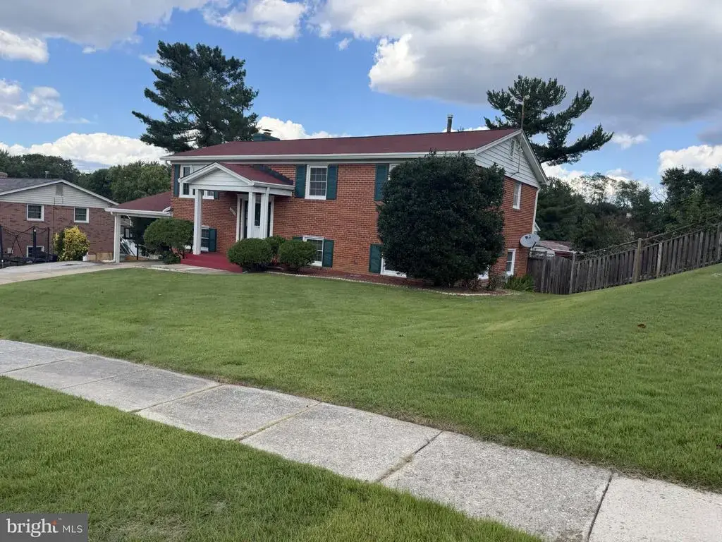 10002 Paros Dr, CLINTON