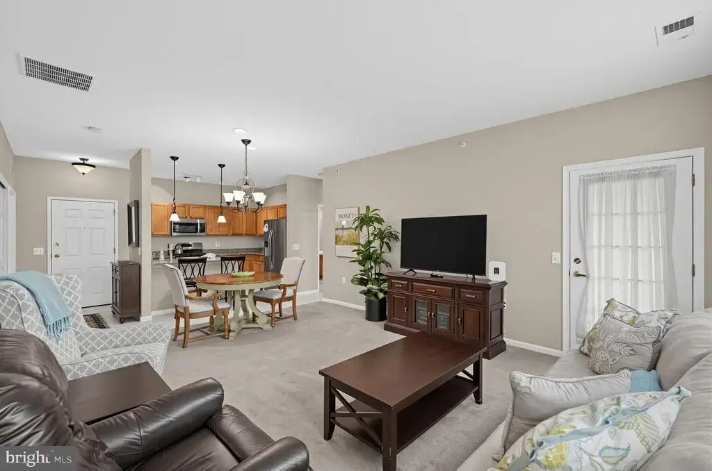 2106 Knox #2106, WARWICK
