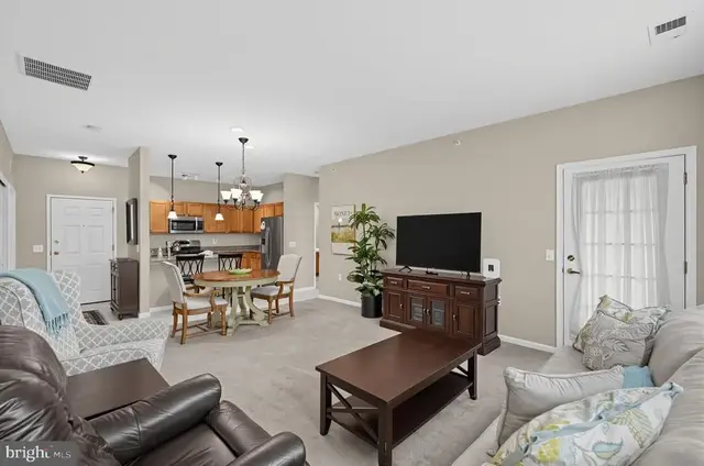 2106 Knox #2106, Warwick