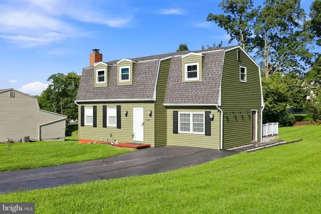 451 Hillside Dr, RED LION
