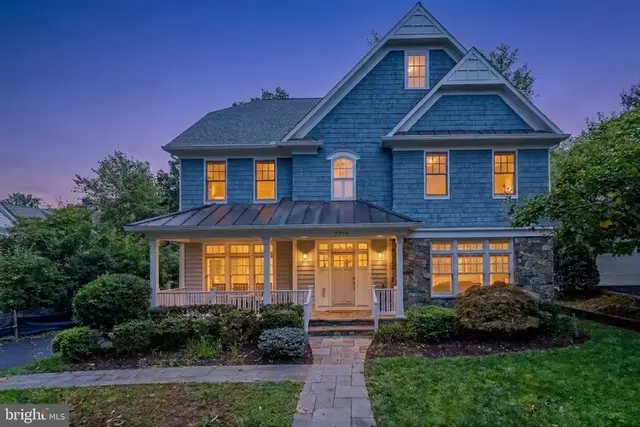7725 Oldchester Rd, Bethesda