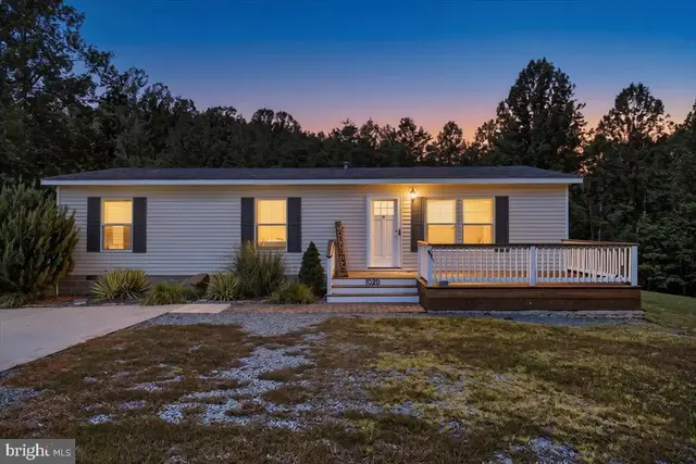 1029 Hickory Creek Rd, Louisa