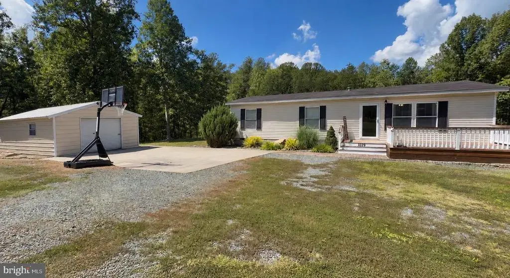 1029 Hickory Creek Rd, LOUISA