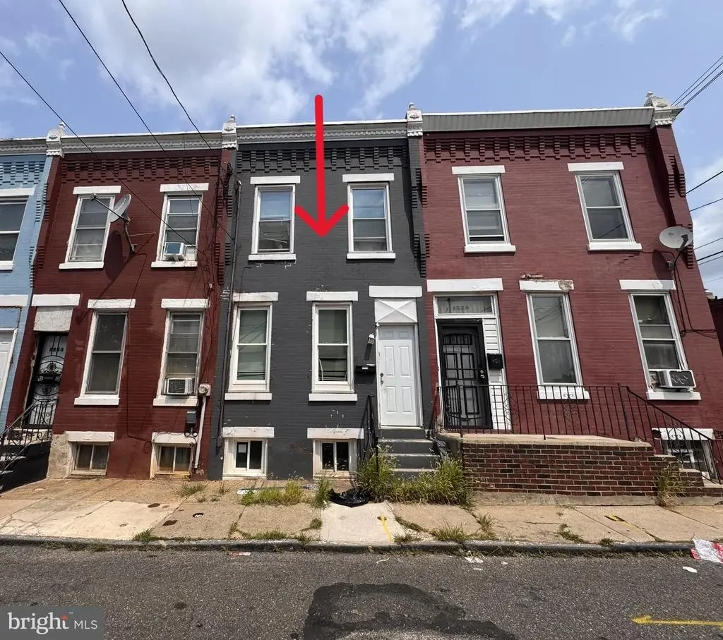 1331 W Silver St, PHILADELPHIA