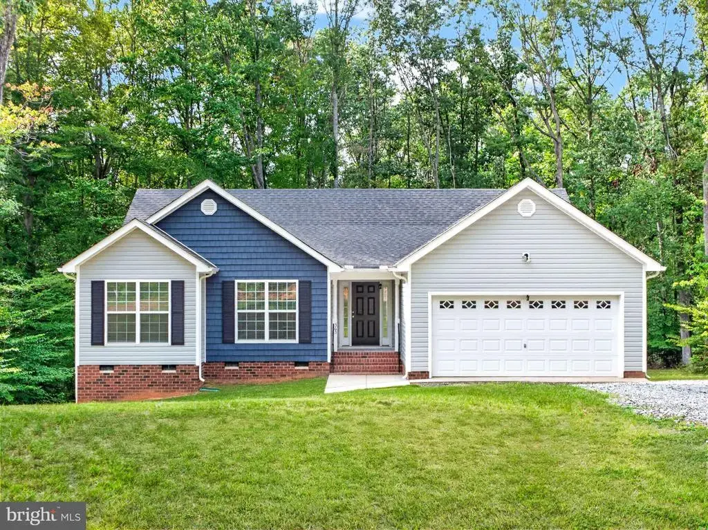 365 Richardson Dr, LOUISA