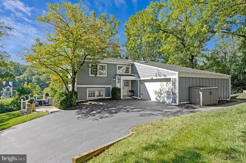 1048 Bellview Rd, MCLEAN