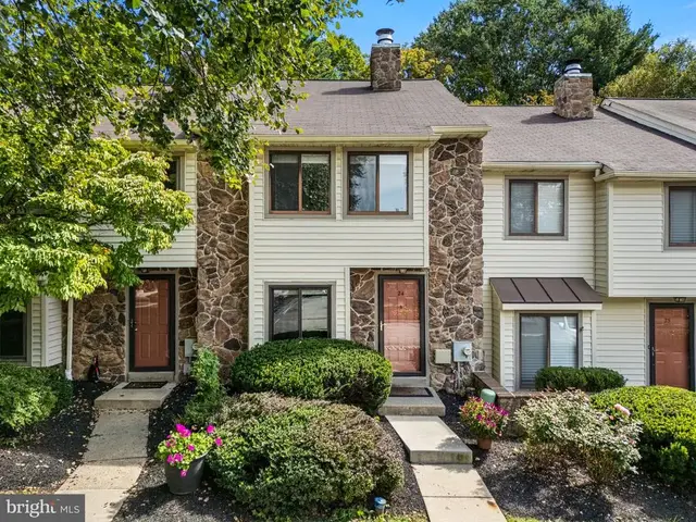 24 Flintlock Ln, Chesterbrook