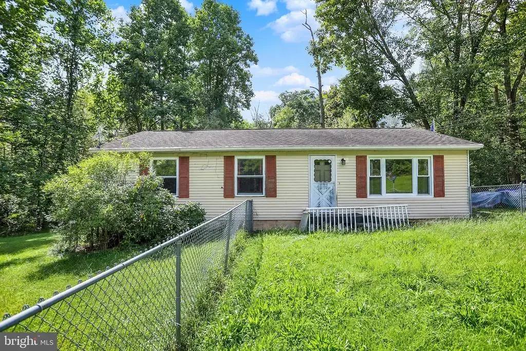 1435 Roundtop Rd, LEWISBERRY