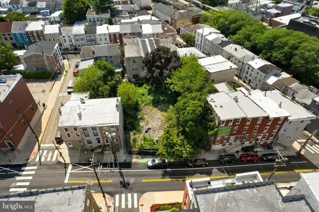 141 Green Ln, Philadelphia