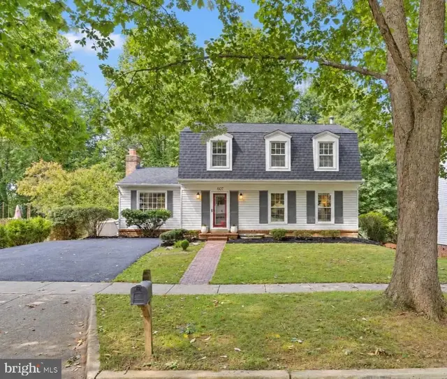 607 Watts Branch, Potomac