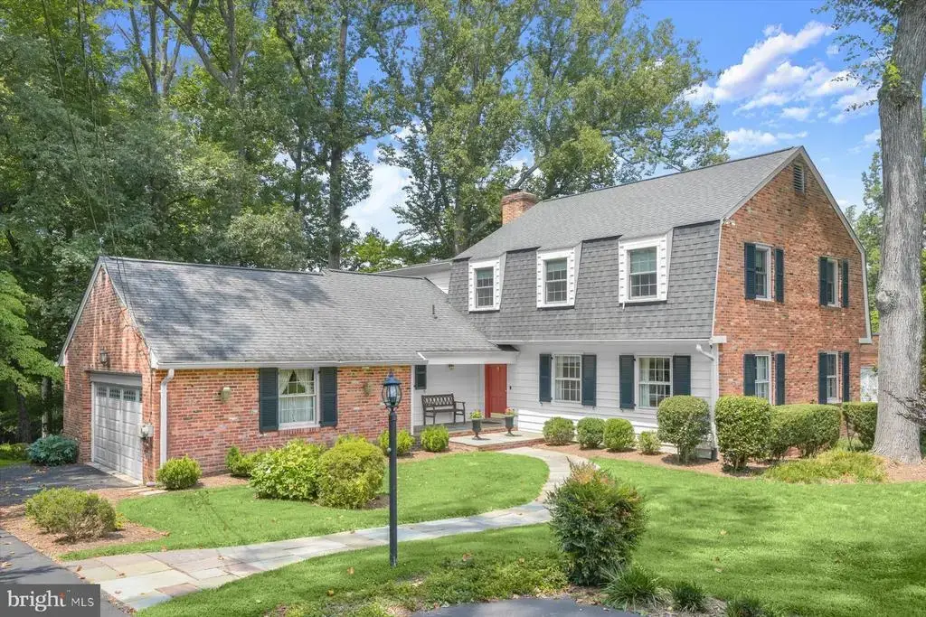 9118 Seven Locks Rd, BETHESDA