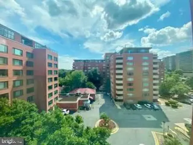 1021 Arlington Blvd #904, Arlington