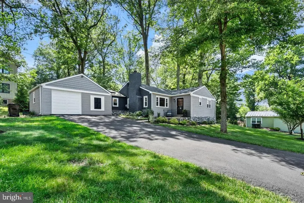 305 Irish Rd, BERWYN