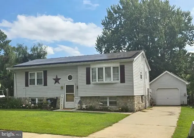 108 Midland Dr, Elkton