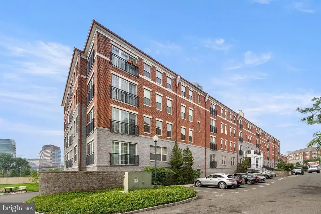 700 Commodore Ct #2727, PHILADELPHIA