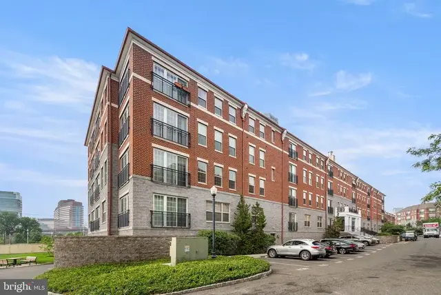 700 Commodore Ct #2727, Philadelphia