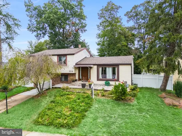 739 Hyde Park Dr, Glen Burnie