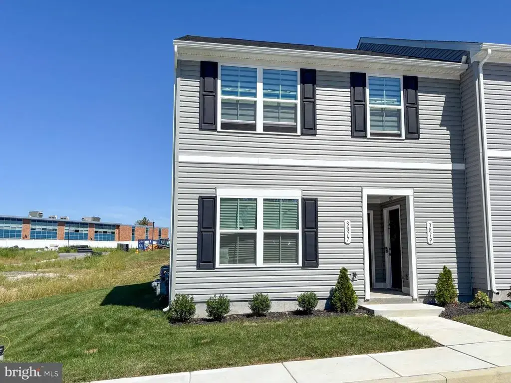 3819 Powell Rd, BROOKHAVEN