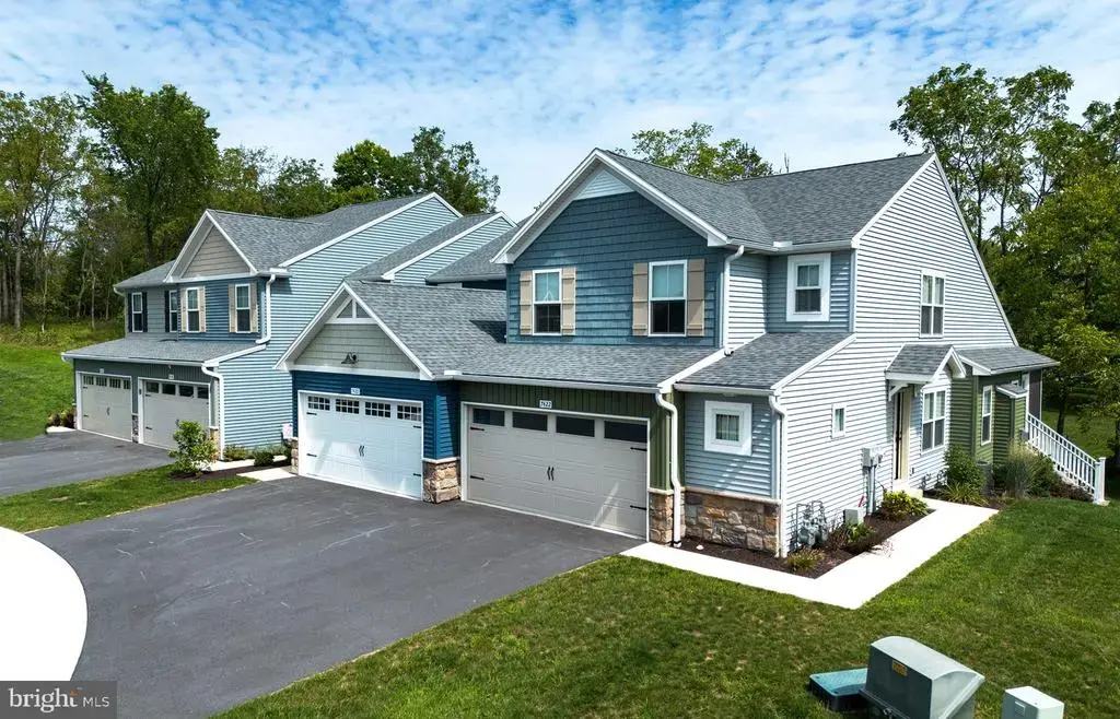 7422 Red Oak Ct, HARRISBURG
