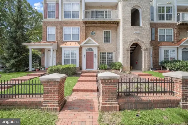 222 Fallsgrove Blvd #2, Rockville