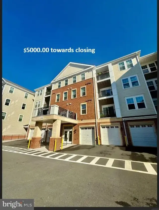 700 Mount Airy Ter Ne #202, Leesburg
